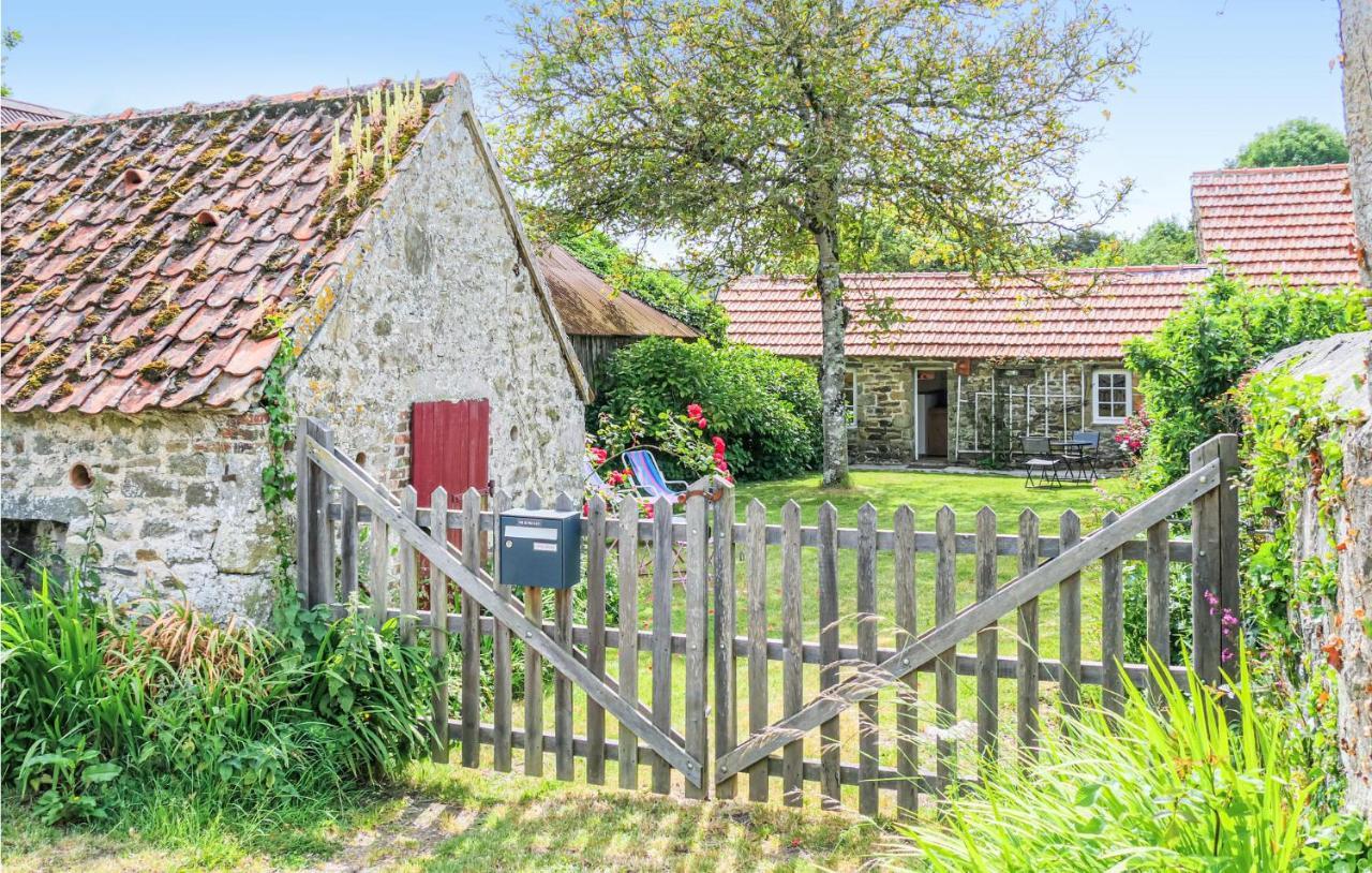 Stunning Home In Quettehou With Wifi Extérieur photo